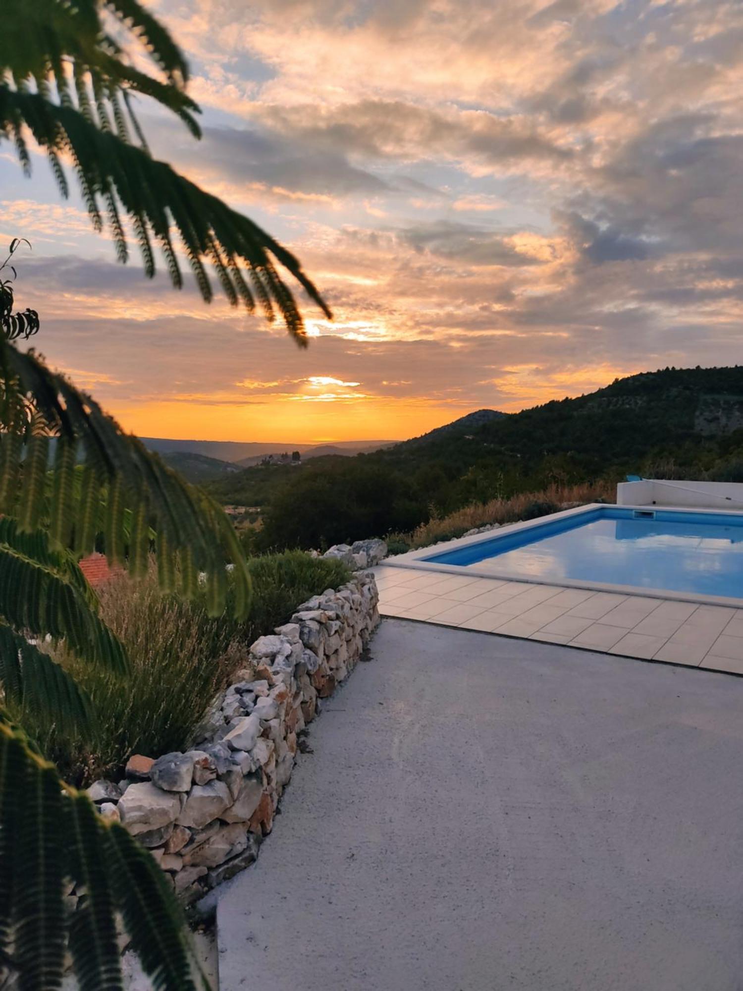 B&B On The Rocks Blizna Donja ภายนอก รูปภาพ